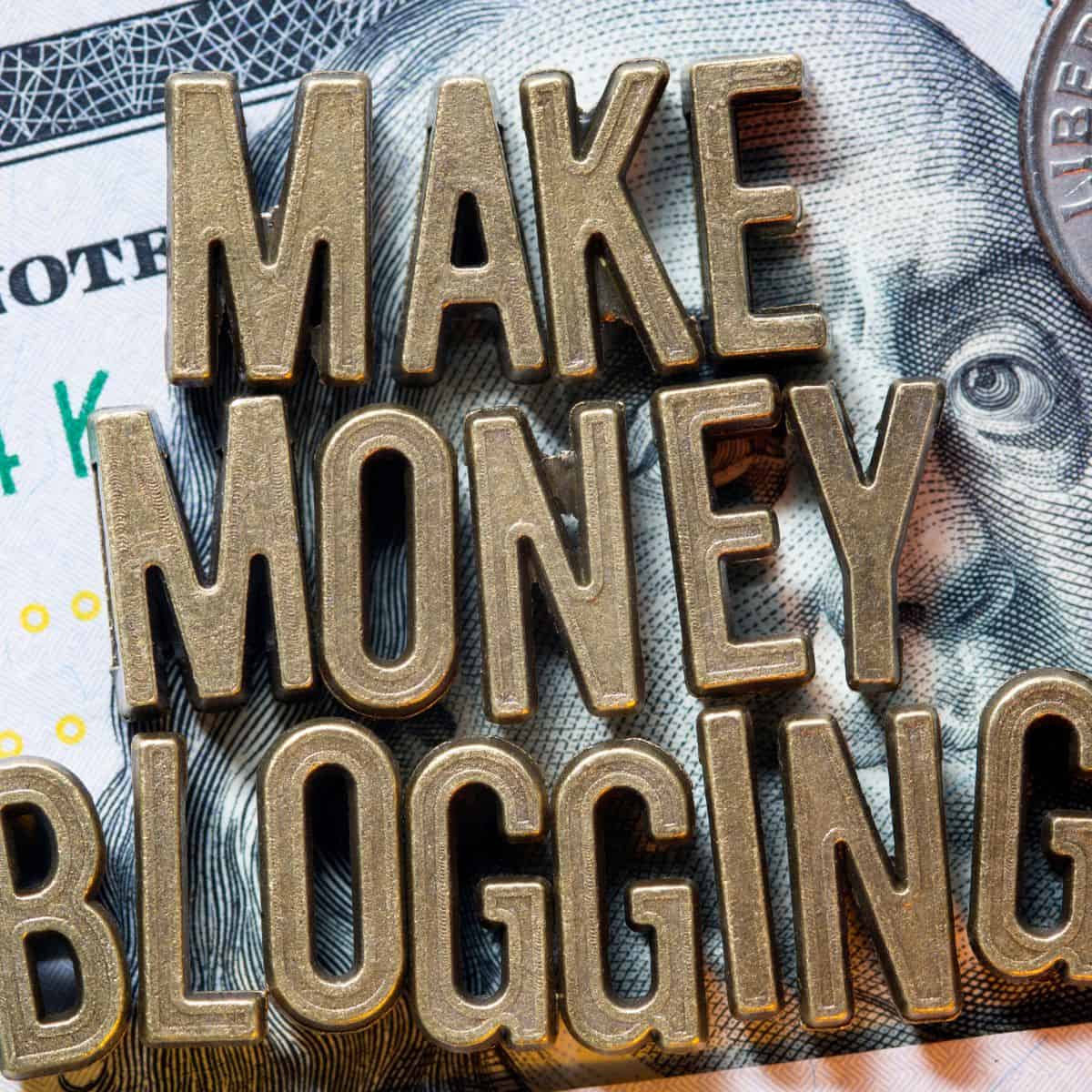 the words make money blogging on top of money.