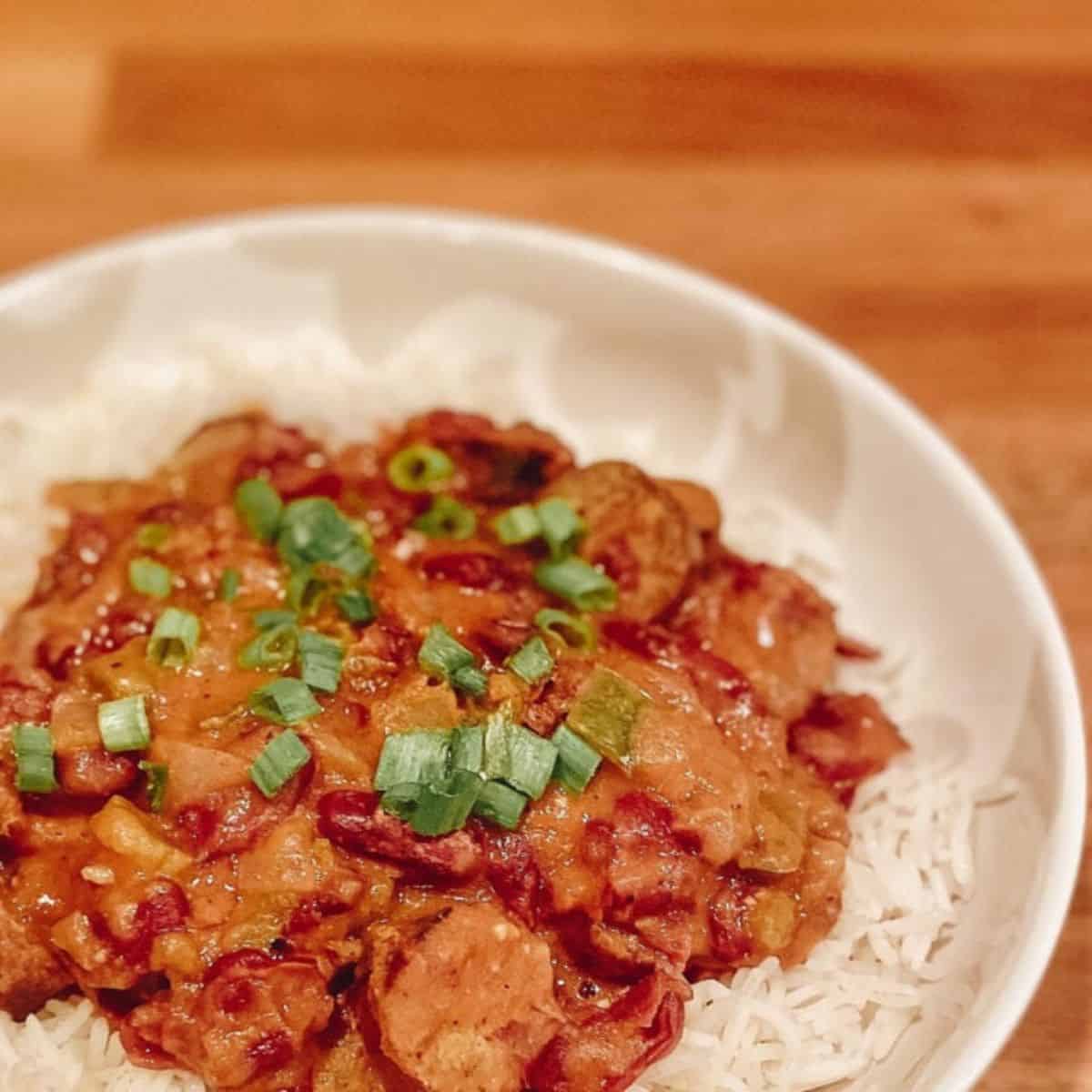 VEGAN RED BEANS AND RICE IN A BOWL.